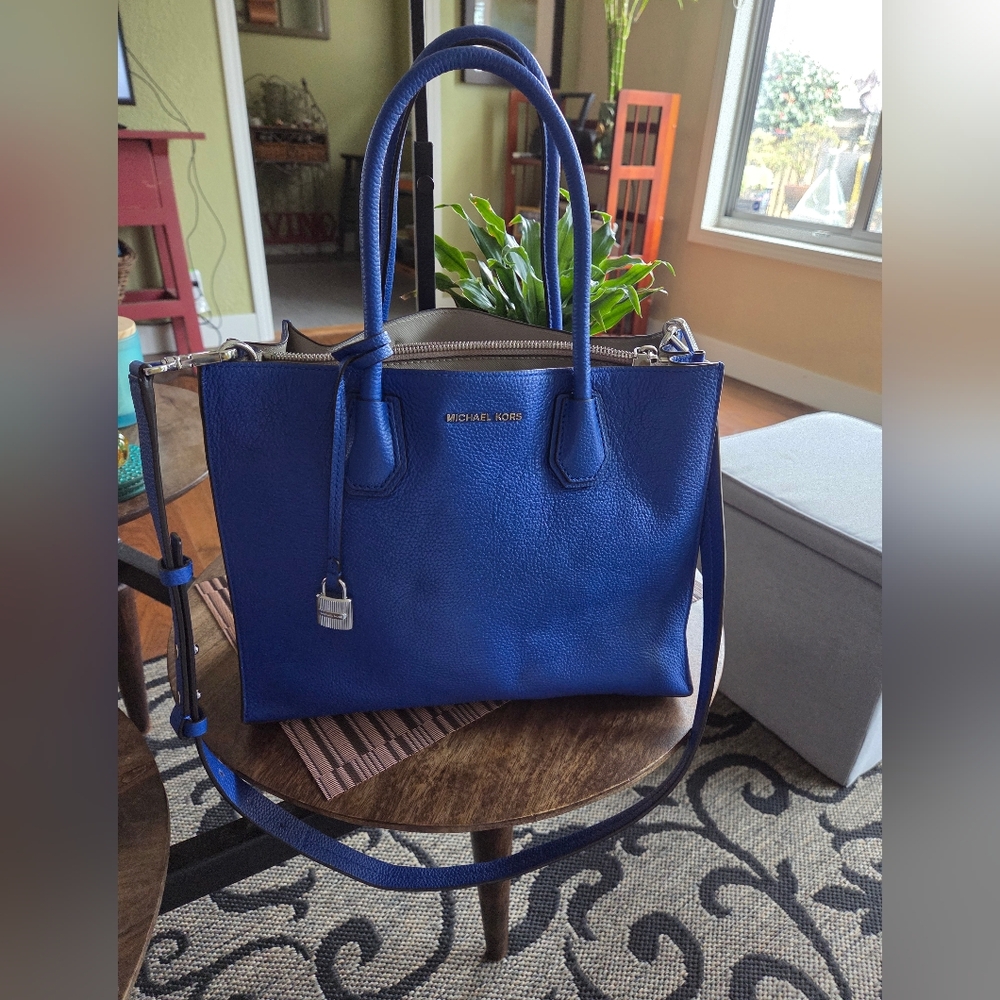 Michael Kors Blue Leather Tote Bag In Excellent Condition